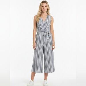 GAP Gray Striped Rayon Sleeveless Wide Leg Ankle Length Belted Jumpsuit M (Q17)